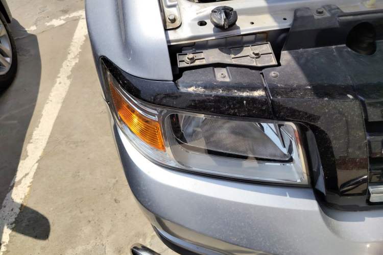 Used Leopaard Q6 2015 2.4L Manual Two-Wheel-Drive Elite Model Right Front Headlight