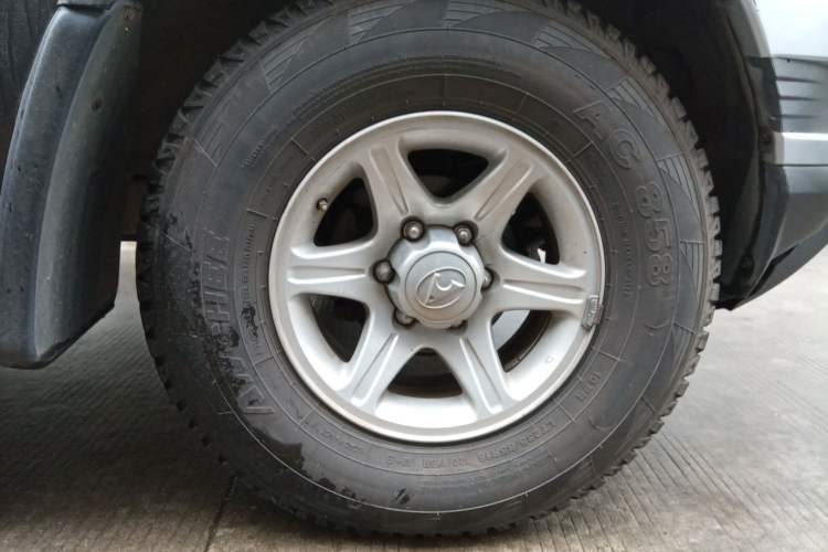 Used Leopaard Q6 2015 2.4L Manual Two-Wheel-Drive Elite Model Right Front Wheel Hub