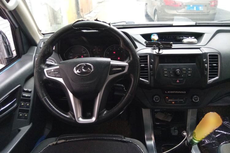 Used Leopaard Q6 2015 2.4L Manual Two-Wheel-Drive Elite Model Steering Wheel