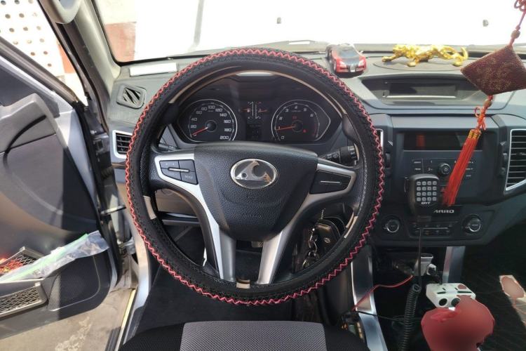 Used Leopaard Q6 2015 2.4L Manual Two-Wheel-Drive Elite Model Steering Wheel