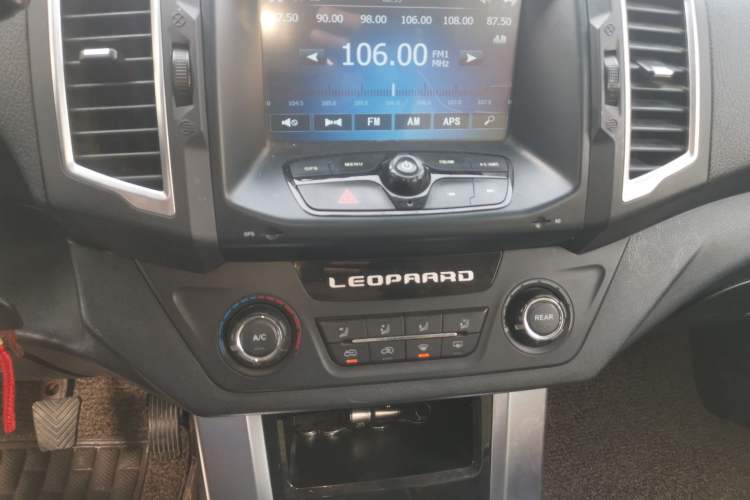 Used Leopaard Q6 2015 2.4L Manual 4x4 Excellence Edition Audio And AC Panel
