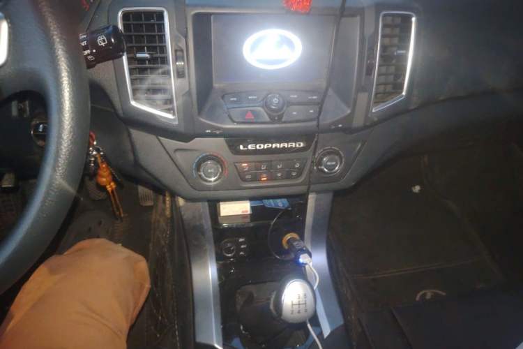 Used Leopaard Q6 2015 2.4L Manual 4x4 Excellence Edition Audio And AC Panel
