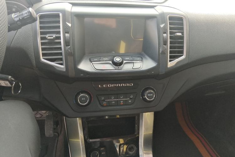 Used Leopaard Q6 2015 2.4L Manual 4x4 Excellence Edition Audio And AC Panel
