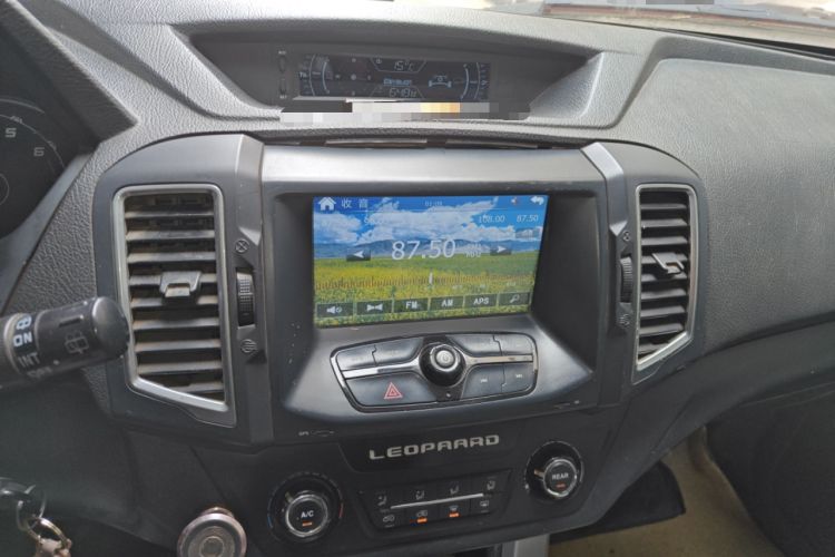 Used Leopaard Q6 2015 2.4L Manual 4x4 Excellence Edition Audio And AC Panel