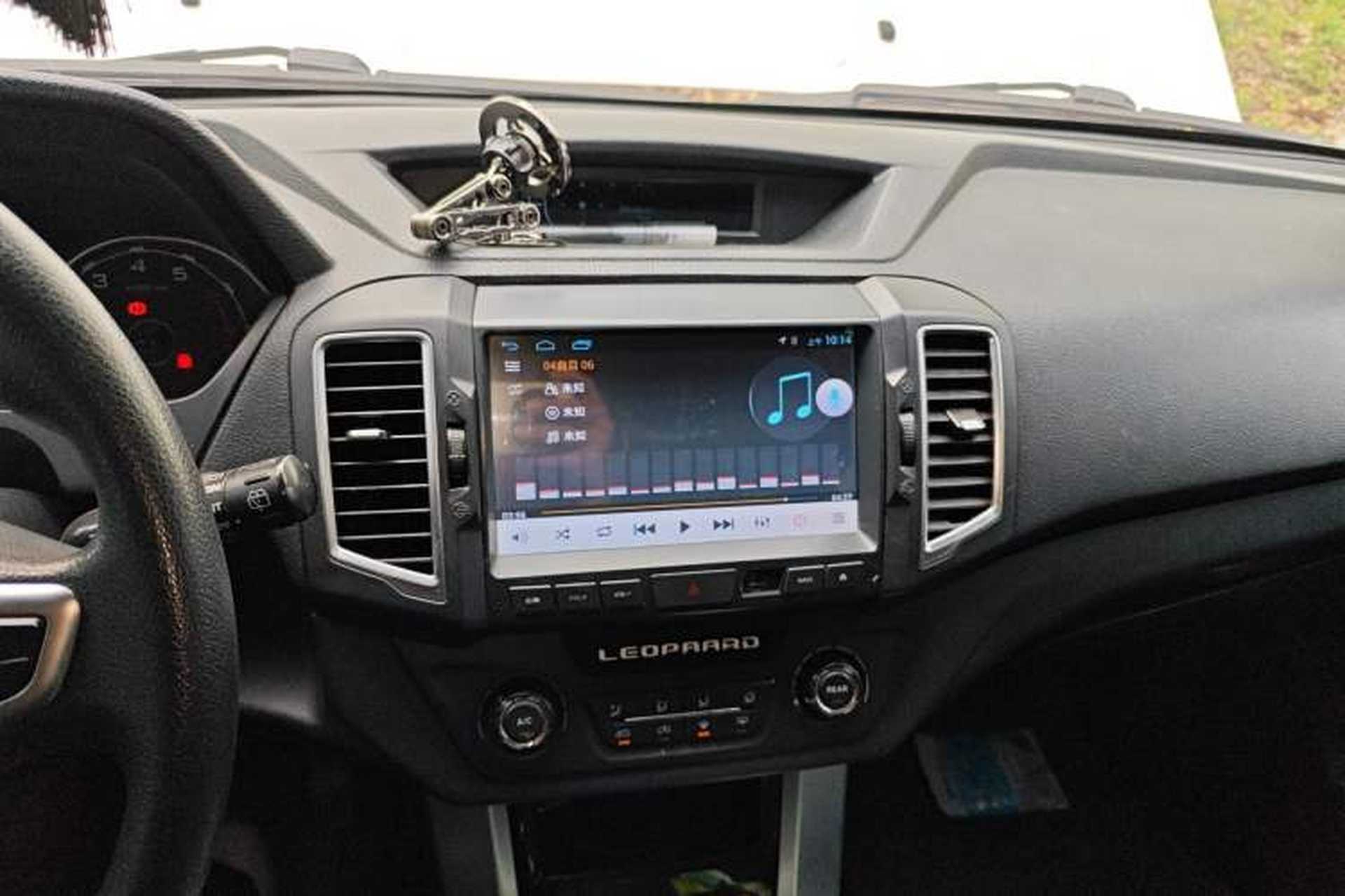 Used Leopaard Q6 2015 2.4L Manual Two-Wheel-Drive Elite Model Audio And AC Panel