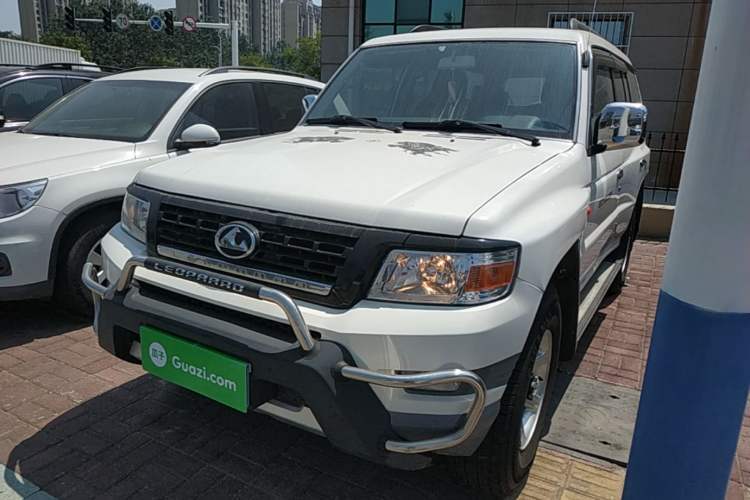 Używany Leopaard Q6 2015 2.4L Manual 4x4 Excellence Edition Guazi used car, China used car export, Used car for sale, Used  cars, Cheapest cars for sale
