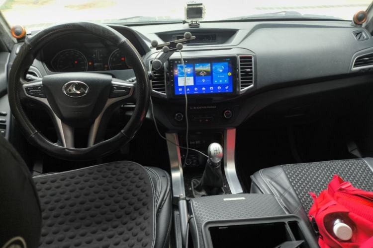 Used Leopaard Q6 2015 2.4L Manual 4x4 Excellence Edition Center Console