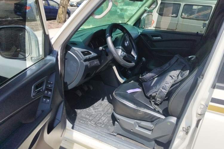 Used Leopaard Q6 2015 2.4L Manual Two-Wheel-Drive Elite Model Driver Seat