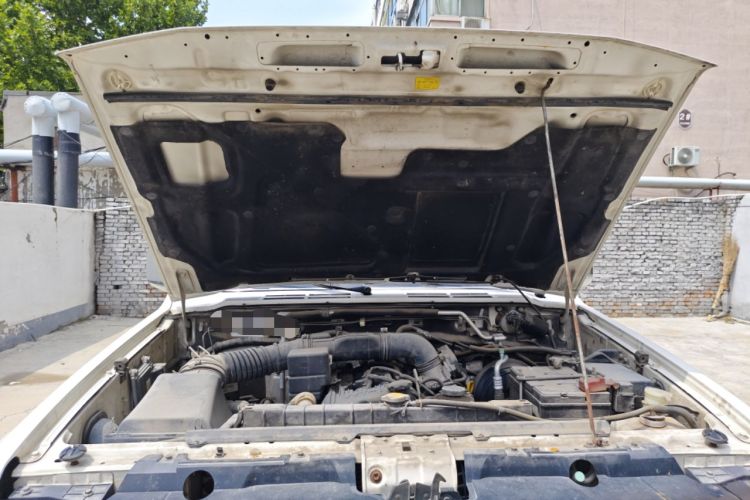 Used Leopaard Q6 2015 2.4L Manual 4x4 Excellence Edition Engine Bay