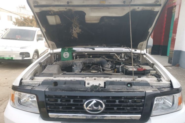 Used Leopaard Q6 2015 2.4L Manual 4x4 Excellence Edition Engine Bay