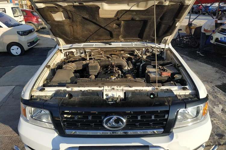 Used Leopaard Q6 2015 2.4L Manual 4x4 Excellence Edition Engine Bay