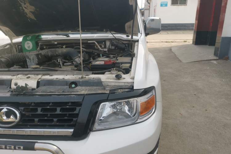 Used Leopaard Q6 2015 2.4L Manual 4x4 Excellence Edition Engine Bay Left