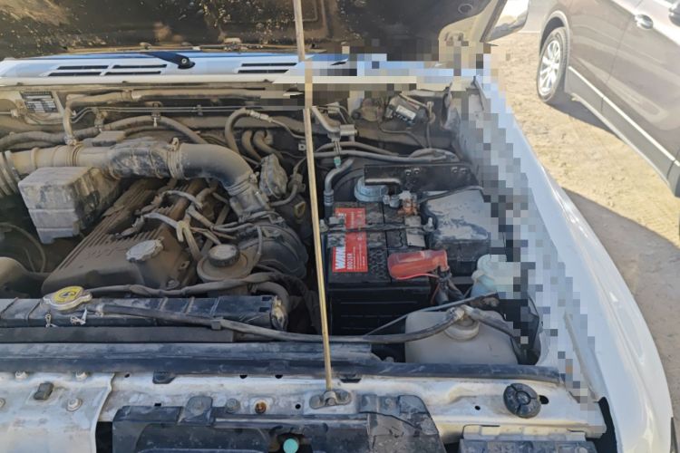 Used Leopaard Q6 2015 2.4L Manual 4x4 Excellence Edition Engine Bay Left