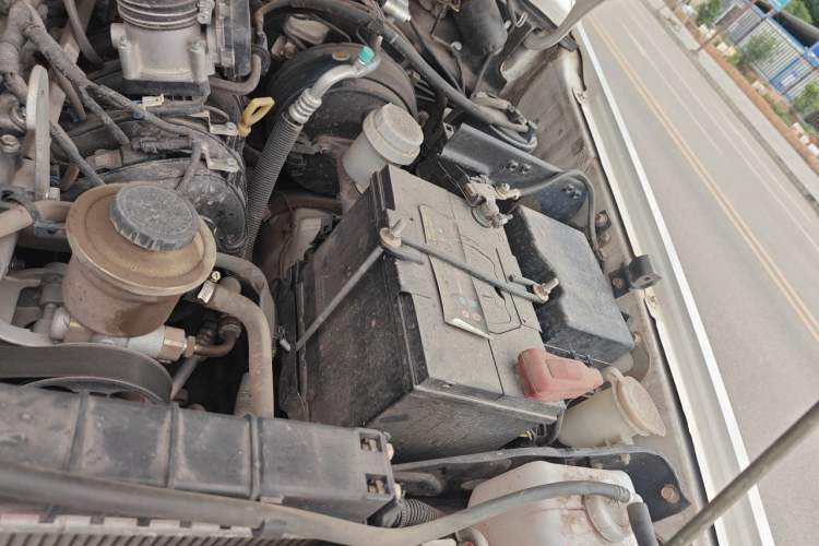 Used Leopaard Q6 2015 2.4L Manual 4x4 Excellence Edition Engine Bay Left