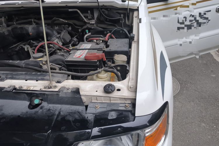 Used Leopaard Q6 2015 2.4L Manual 4x4 Excellence Edition Engine Bay Left