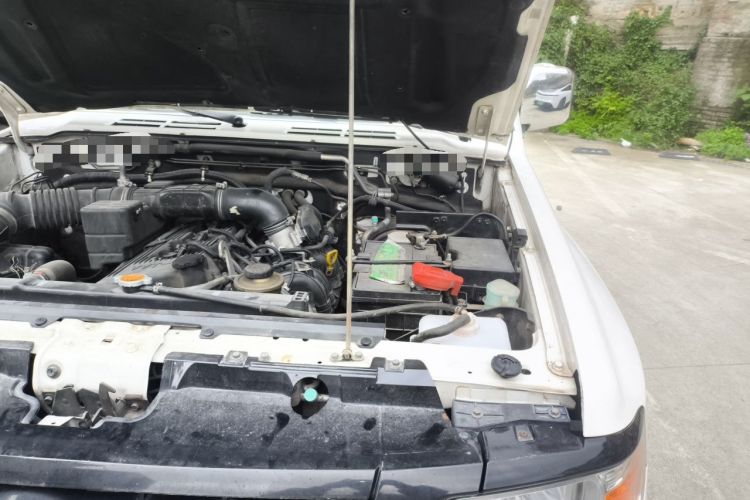 Used Leopaard Q6 2015 2.4L Manual 4x4 Excellence Edition Engine Bay Left