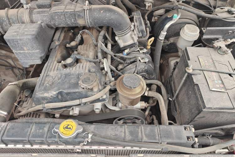 Used Leopaard Q6 2015 2.4L Manual 4x4 Excellence Edition Engine Bay
