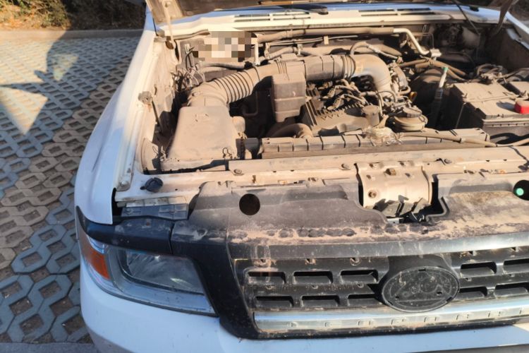 Used Leopaard Q6 2015 2.4L Manual 4x4 Excellence Edition Engine Bay Right