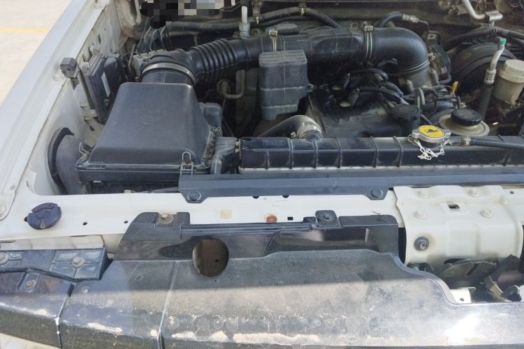 Used Leopaard Q6 2015 2.4L Manual Two-Wheel-Drive Elite Model Engine Bay Right