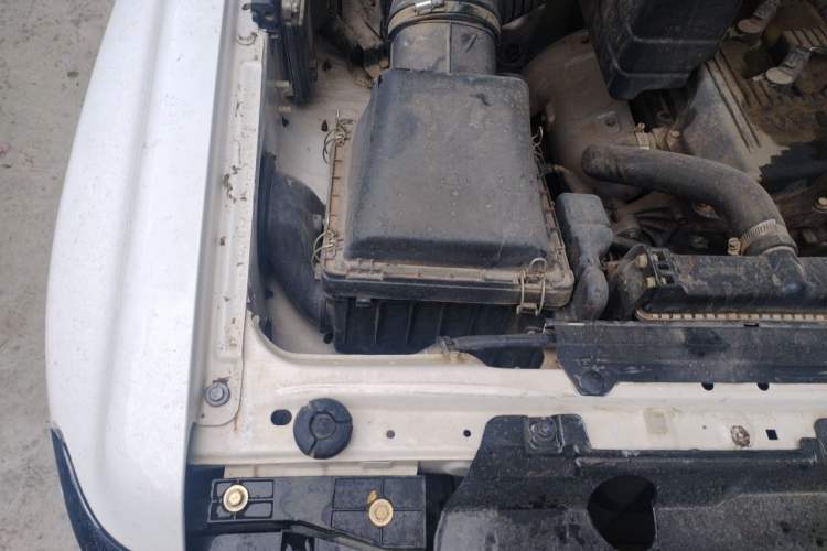 Used Leopaard Q6 2015 2.4L Manual 4x4 Excellence Edition Engine Bay Right