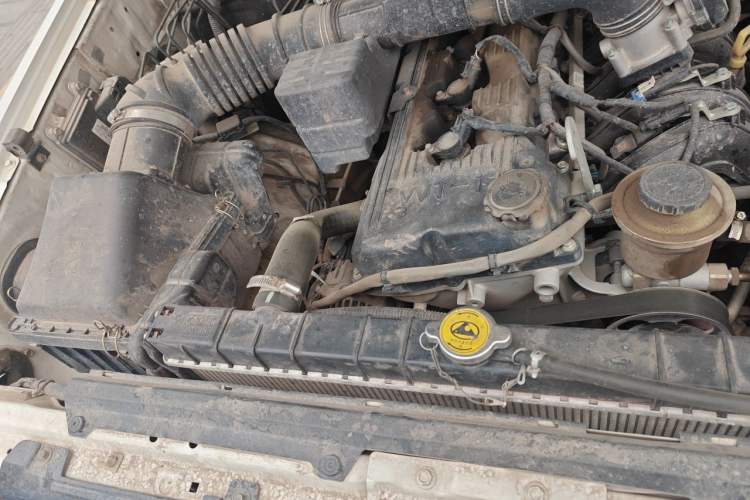 Used Leopaard Q6 2015 2.4L Manual 4x4 Excellence Edition Engine Bay Right