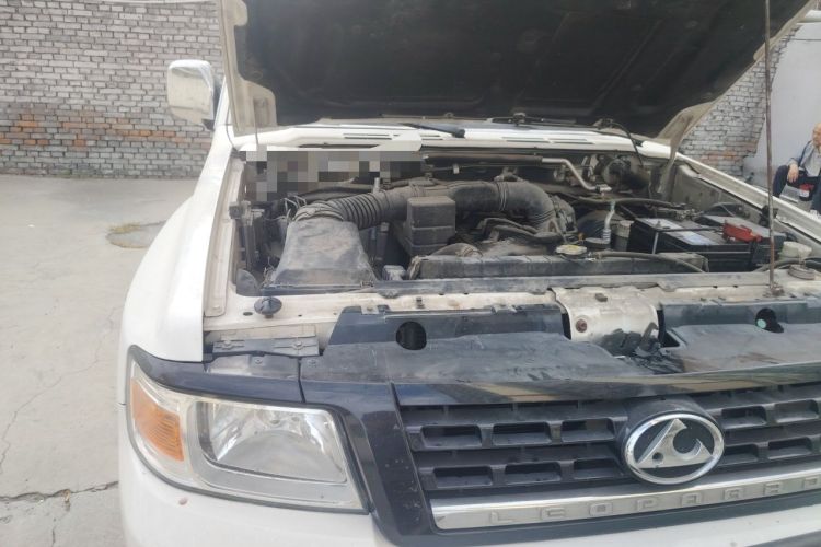 Used Leopaard Q6 2015 2.4L Manual 4x4 Excellence Edition Engine Bay Right