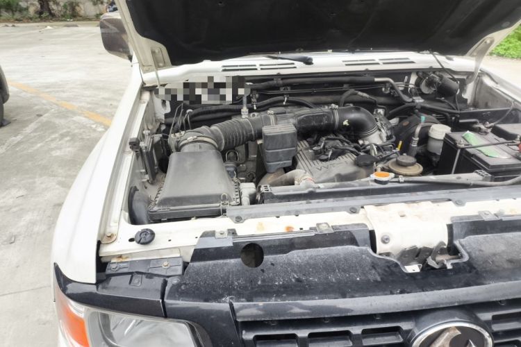 Used Leopaard Q6 2015 2.4L Manual 4x4 Excellence Edition Engine Bay Right