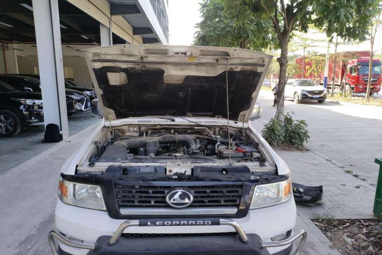 Used Leopaard Q6 2015 2.4L Manual Two-Wheel-Drive Elite Model Engine Bay