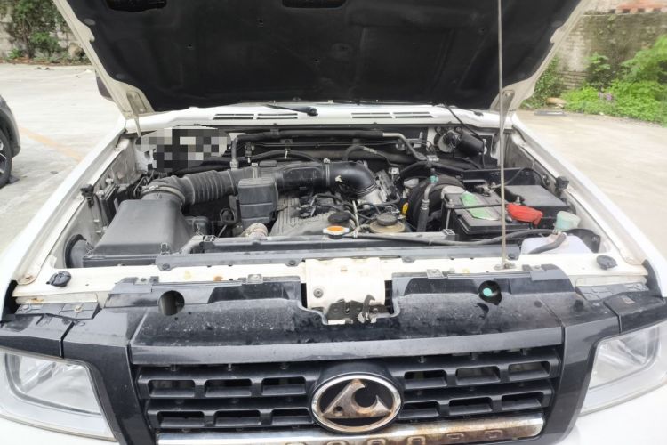 Used Leopaard Q6 2015 2.4L Manual 4x4 Excellence Edition Engine Bay