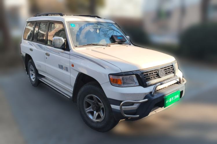 Used Leopaard Q6 2015 2.4L Manual 4x4 Excellence Edition Front Right 45 Deg