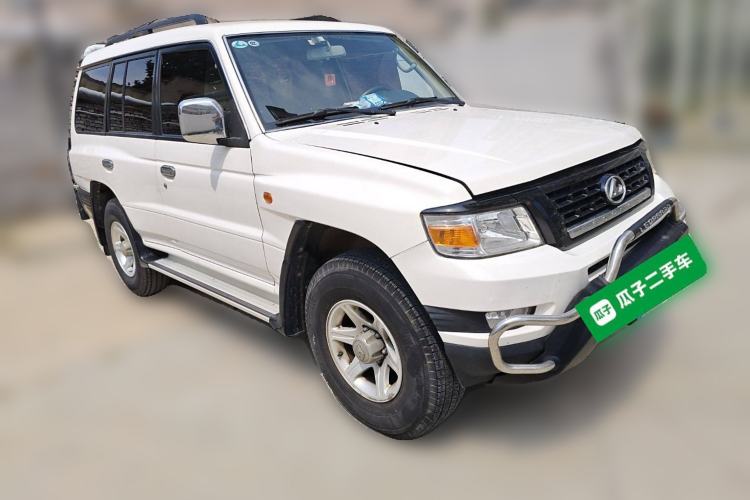 Used Leopaard Q6 2015 2.4L Manual 4x4 Excellence Edition Front Right 45 Deg