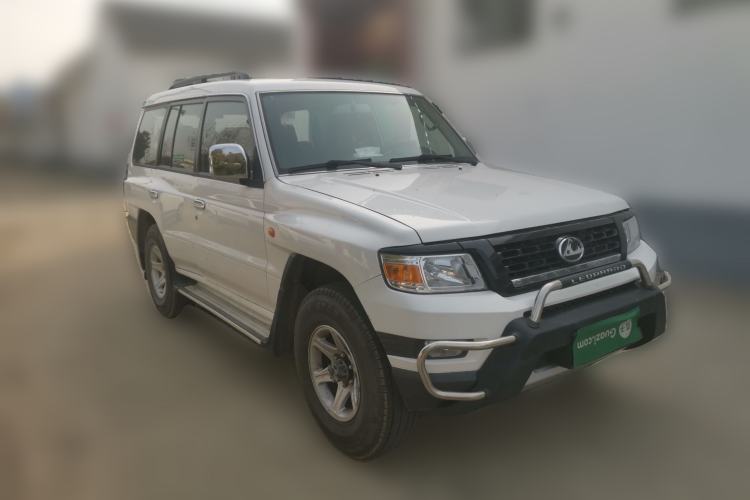 Used Leopaard Q6 2015 2.4L Manual 4x4 Excellence Edition Front Right 45 Deg