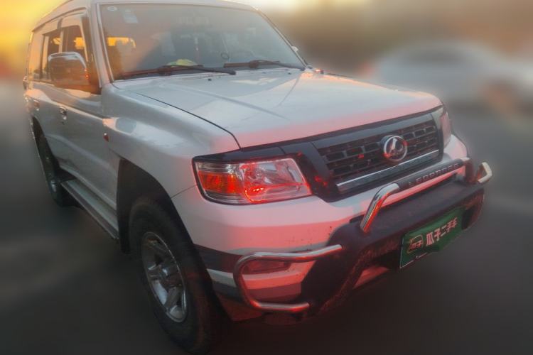 Used Leopaard Q6 2015 2.4L Manual 4x4 Excellence Edition Front Right 45 Deg