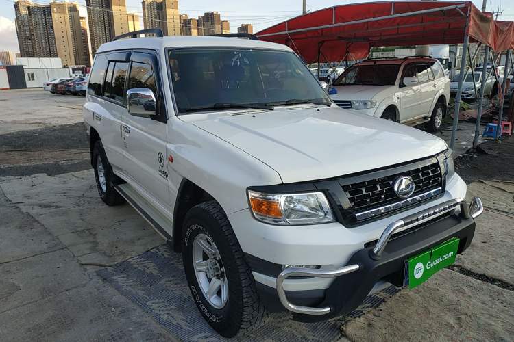 Used Leopaard Q6 2015 2.4L Manual 4x4 Excellence Edition Front Right 45 Deg