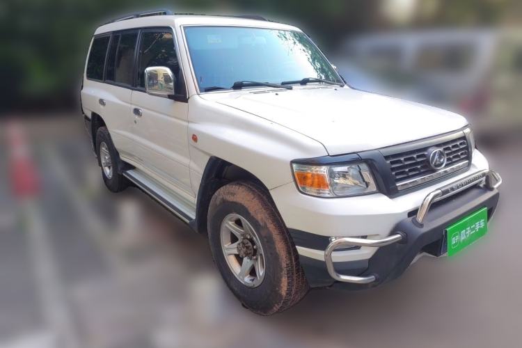 Used Leopaard Q6 2015 2.4L Manual 4x4 Excellence Edition Front Right 45 Deg