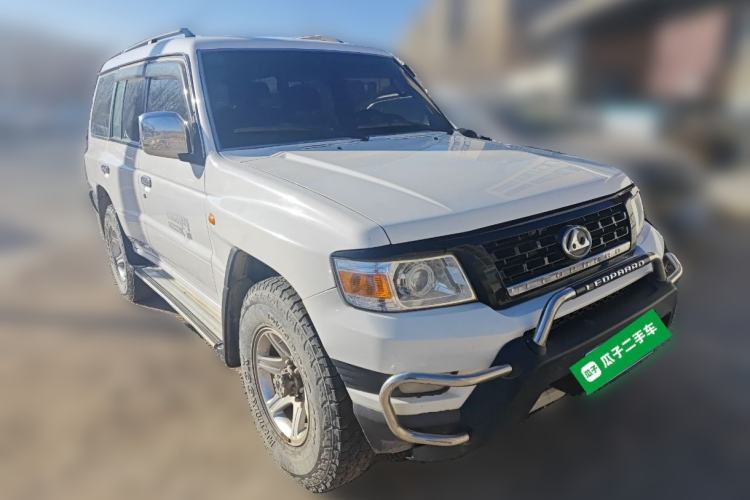Used Leopaard Q6 2015 2.4L Manual 4x4 Excellence Edition Front Right 45 Deg