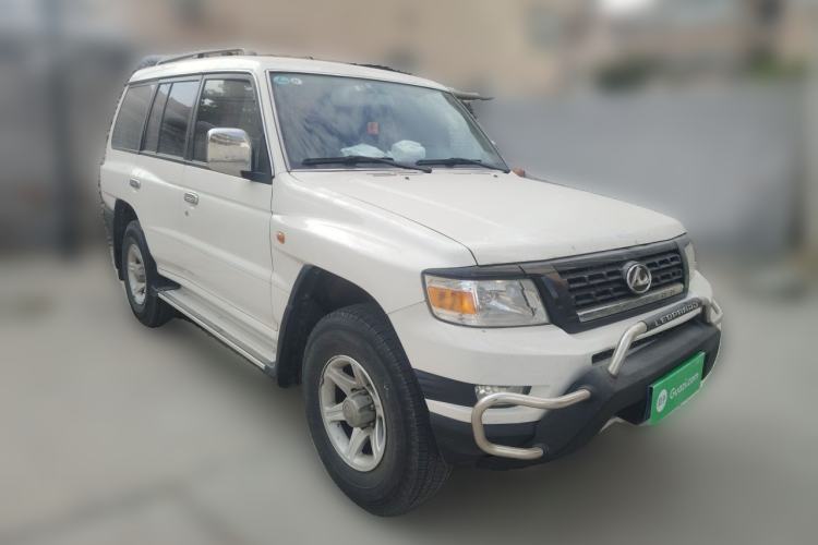 Used Leopaard Q6 2015 2.4L Manual 4x4 Excellence Edition Front Right 45 Deg