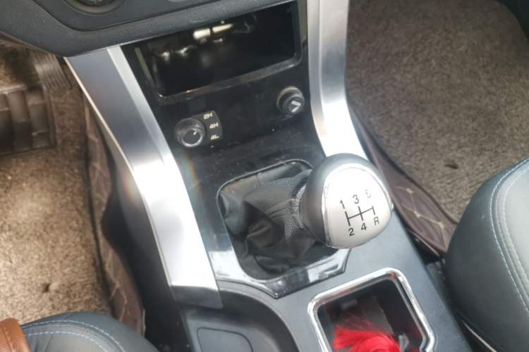 Used Leopaard Q6 2015 2.4L Manual 4x4 Excellence Edition Gear Lever