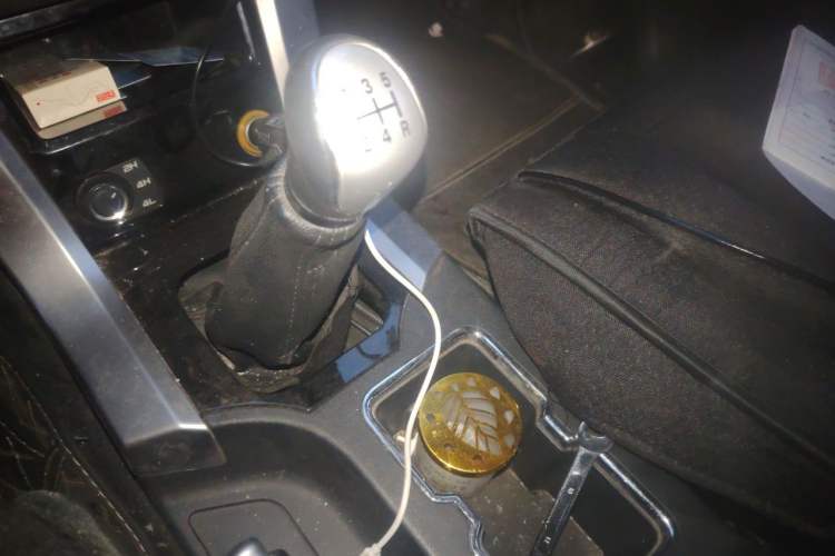 Used Leopaard Q6 2015 2.4L Manual 4x4 Excellence Edition Gear Lever