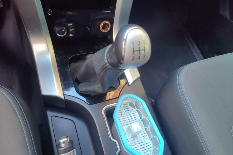 Used Leopaard Q6 2015 2.4L Manual 4x4 Excellence Edition Gear Lever