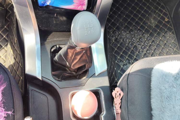 Used Leopaard Q6 2015 2.4L Manual Two-Wheel-Drive Elite Model Gear Lever