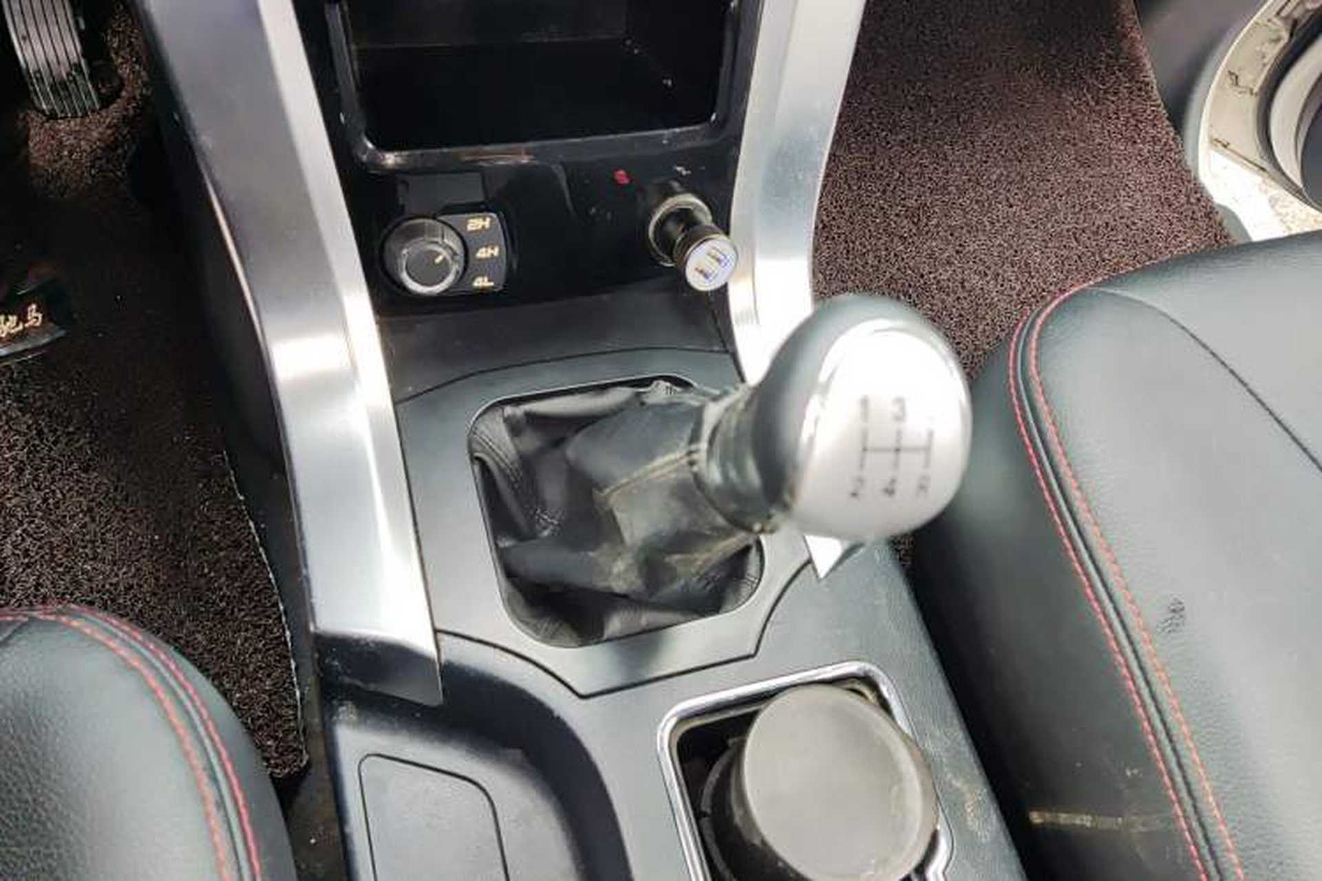 Used Leopaard Q6 2015 2.4L Manual 4x4 Excellence Edition Gear Lever