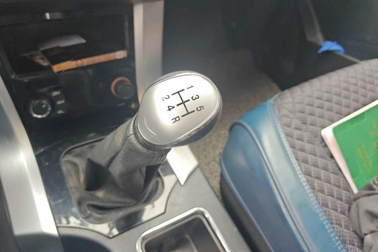 Used Leopaard Q6 2015 2.4L Manual 4x4 Excellence Edition Gear Lever