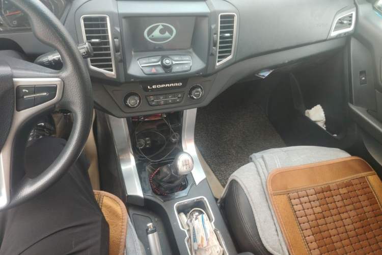 Used Leopaard Q6 2015 2.4L Manual 4x4 Excellence Edition Gear Lever