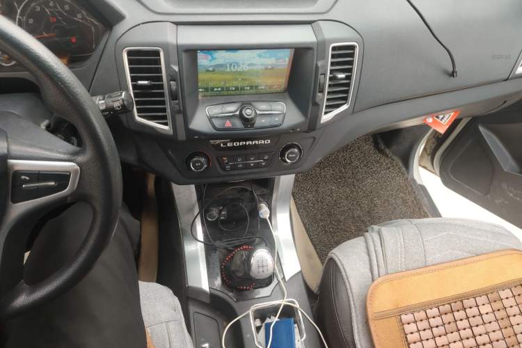 Used Leopaard Q6 2015 2.4L Manual 4x4 Excellence Edition Gear Lever
