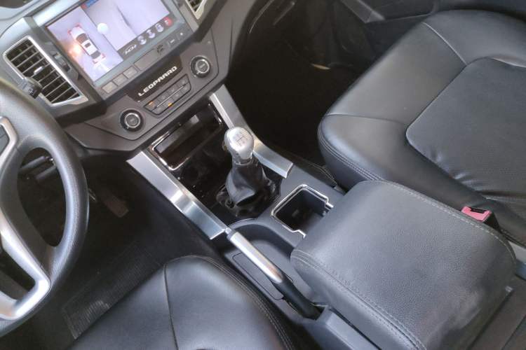 Used Leopaard Q6 2015 2.4L Manual Two-Wheel-Drive Elite Model Gear Lever