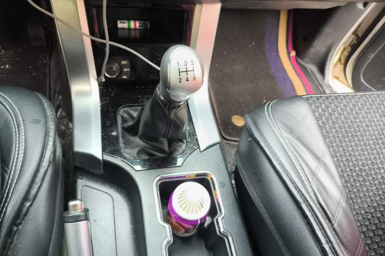 Used Leopaard Q6 2015 2.4L Manual 4x4 Excellence Edition Gear Lever
