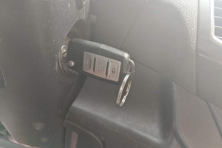 Used Leopaard Q6 2015 2.4L Manual 4x4 Excellence Edition Interior 1