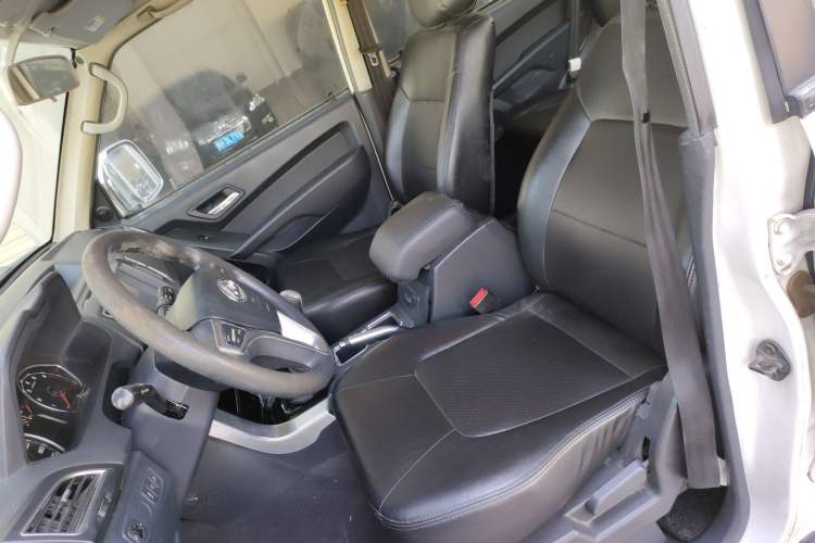 Used Leopaard Q6 2015 2.4L Manual Two-Wheel-Drive Elite Model Left Front Seat