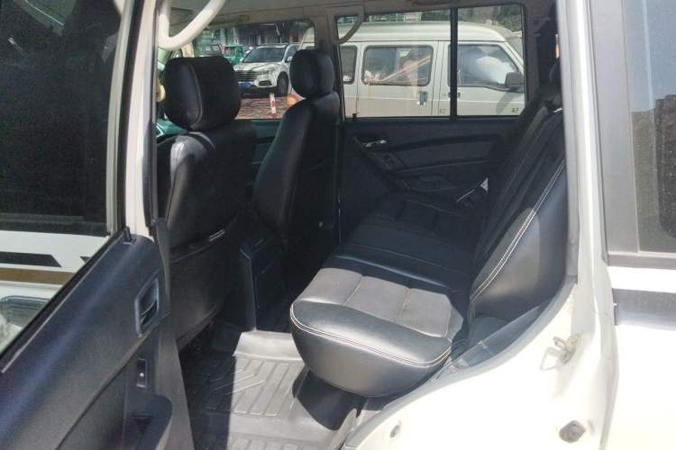 Used Leopaard Q6 2015 2.4L Manual Two-Wheel-Drive Elite Model Left Rear Seat